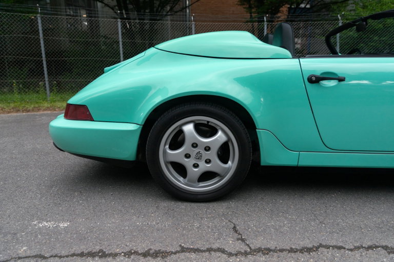 Porsche 964 Carrera 2 Speedster