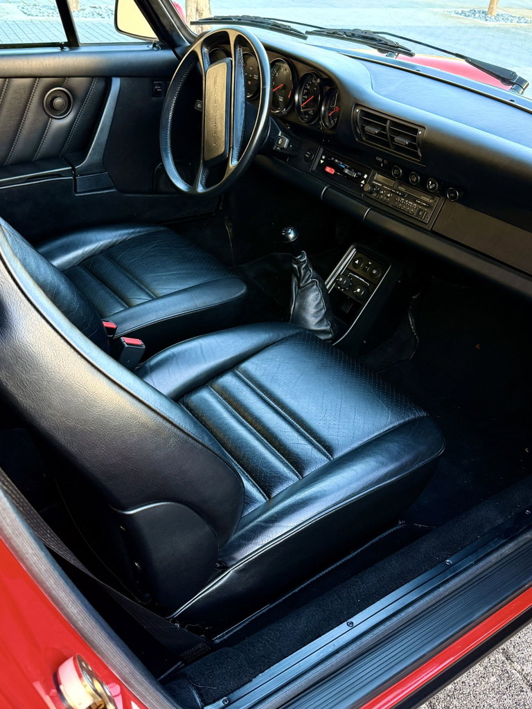 Porsche 911 Carrera 3.2