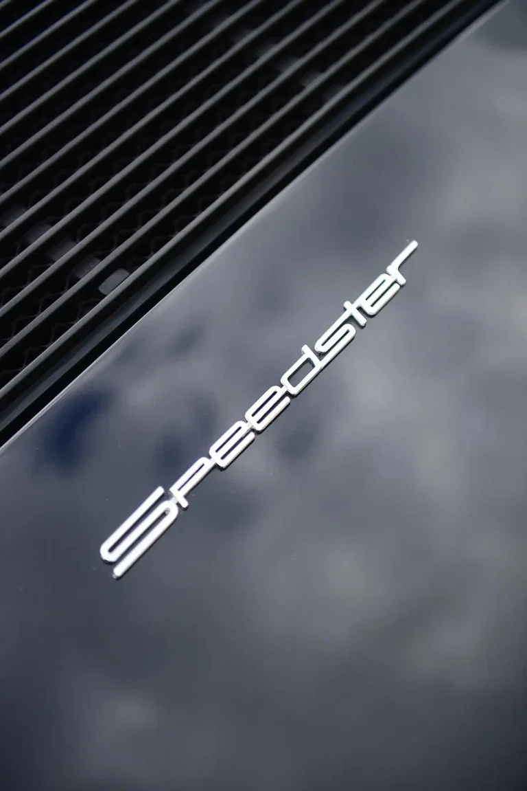 Porsche 911 Carrera 3.2 Speedster (US)