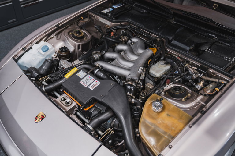 Porsche 944 Turbo S Coupé