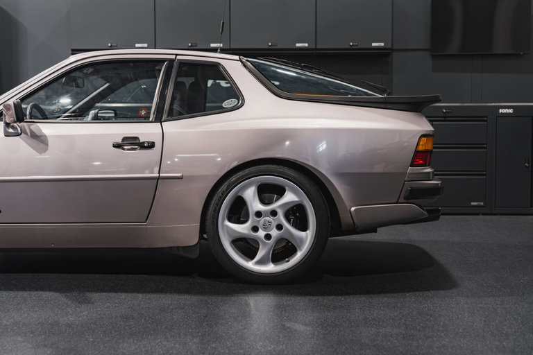 Porsche 944 Turbo S Coupé