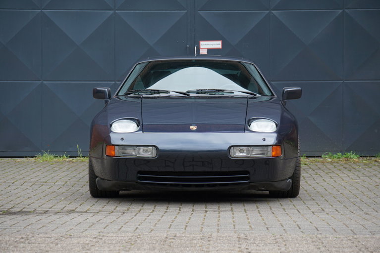 Porsche 928 GT