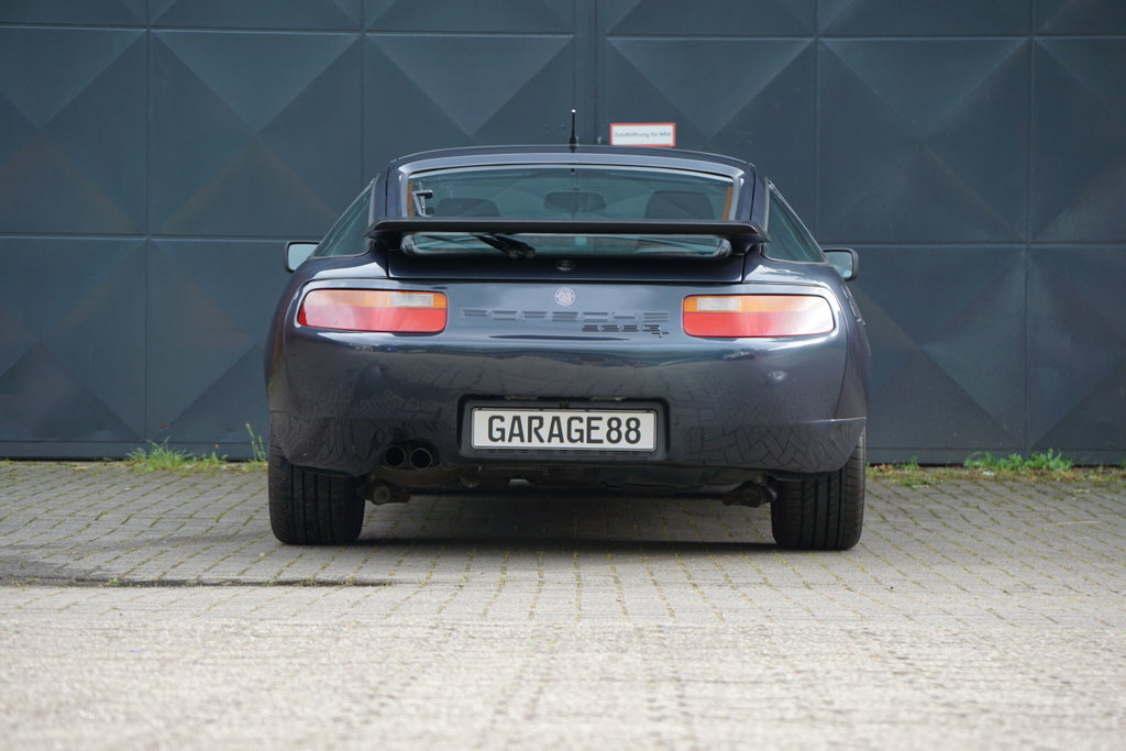 Porsche 928 GT