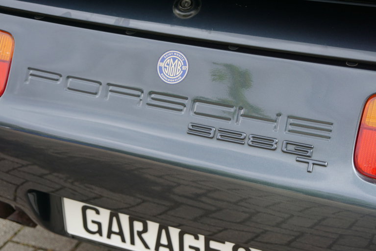 Porsche 928 GT