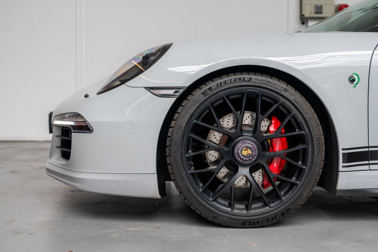 Porsche 991 Carrera GTS
