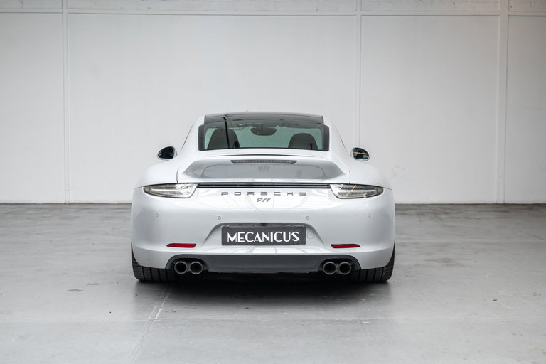 Porsche 991 Carrera GTS