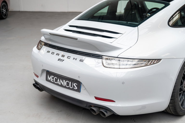 Porsche 991 Carrera GTS