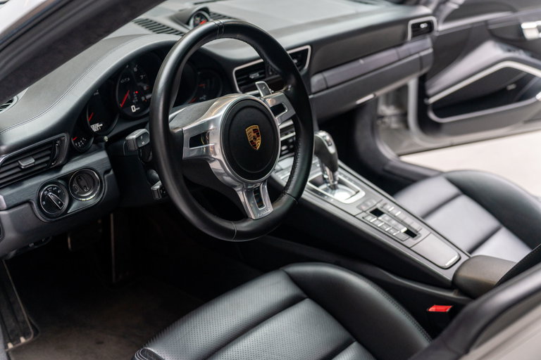 Porsche 991 Carrera GTS