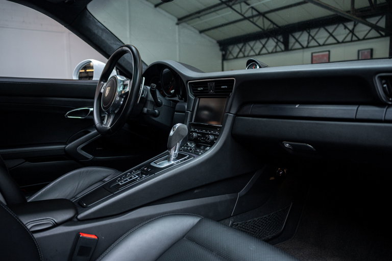 Porsche 991 Carrera GTS