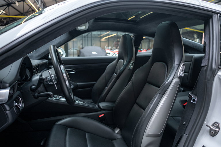 Porsche 991 Carrera GTS