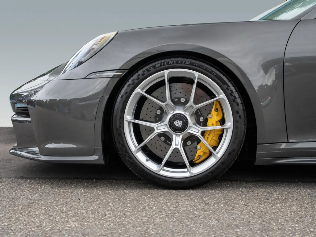 Porsche 992 GT3 Touring