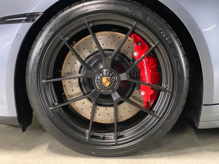 Porsche 992.2 Carrera GTS