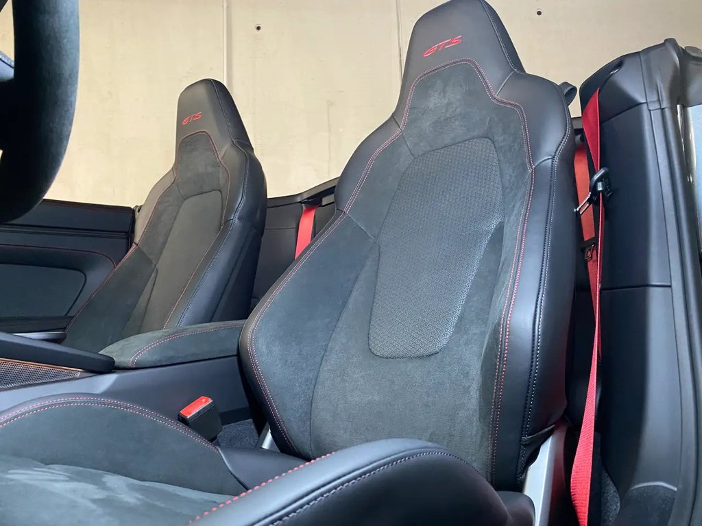 Porsche 992.2 Carrera GTS
