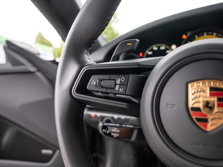 Porsche 992 GT3 Touring