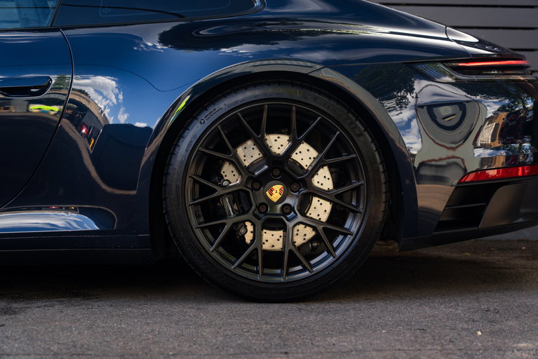 Porsche 992 Carrera GTS