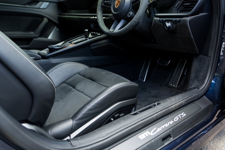 Porsche 992 Carrera GTS