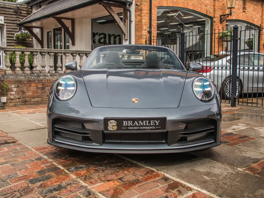 Porsche 992.2 Carrera T
