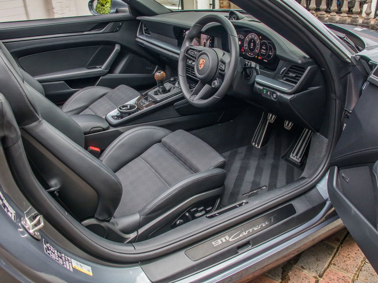 Porsche 992.2 Carrera T