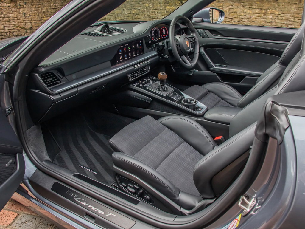 Porsche 992.2 Carrera T