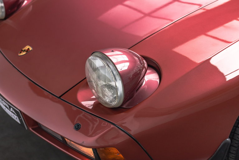 Porsche 928 S4