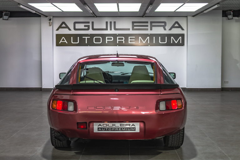 Porsche 928 S4