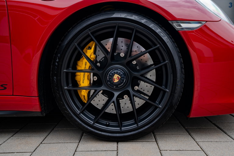 Porsche 991.2 Carrera GTS