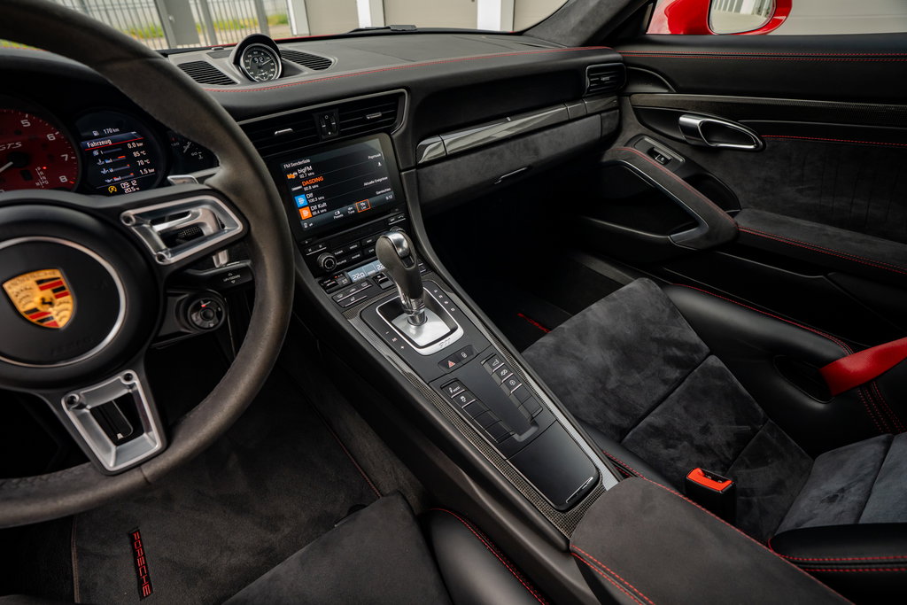 Porsche 991.2 Carrera GTS