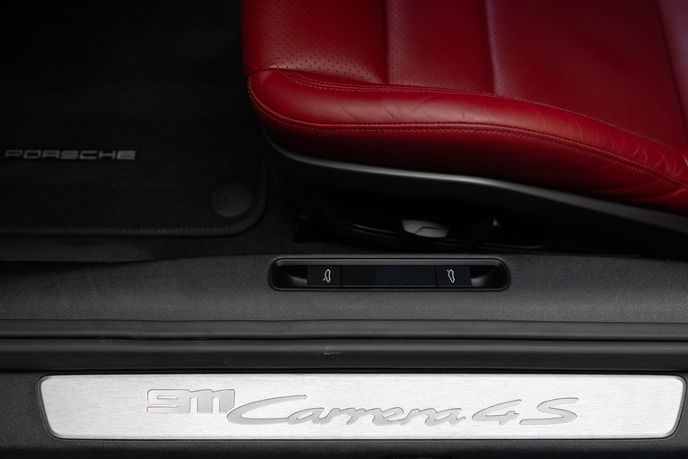 Porsche 992 Carrera 4S