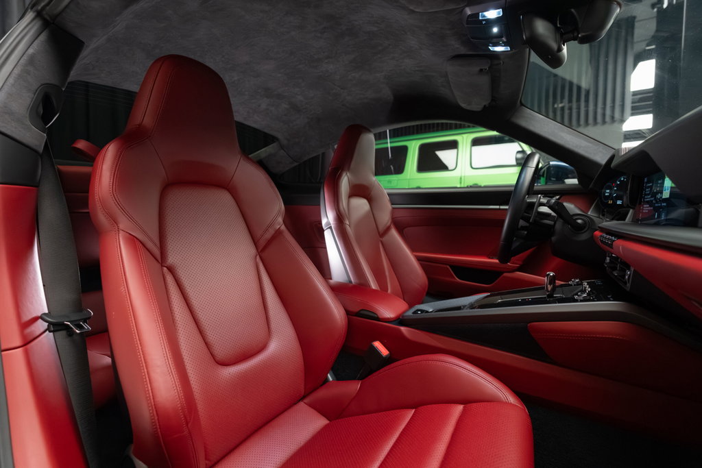 Porsche 992 Carrera 4S