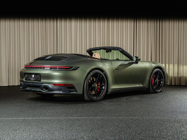 Porsche 992 Carrera 4 GTS