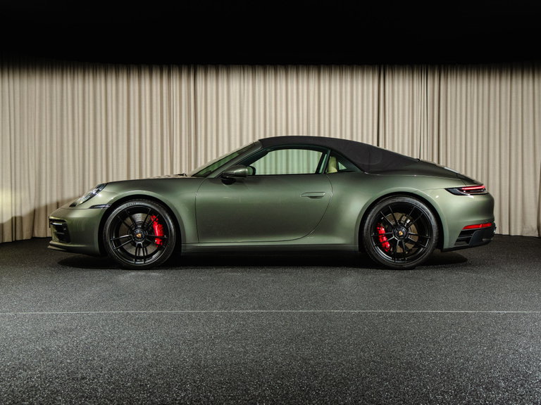Porsche 992 Carrera 4 GTS