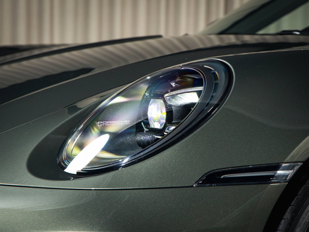 Porsche 992 Carrera 4 GTS