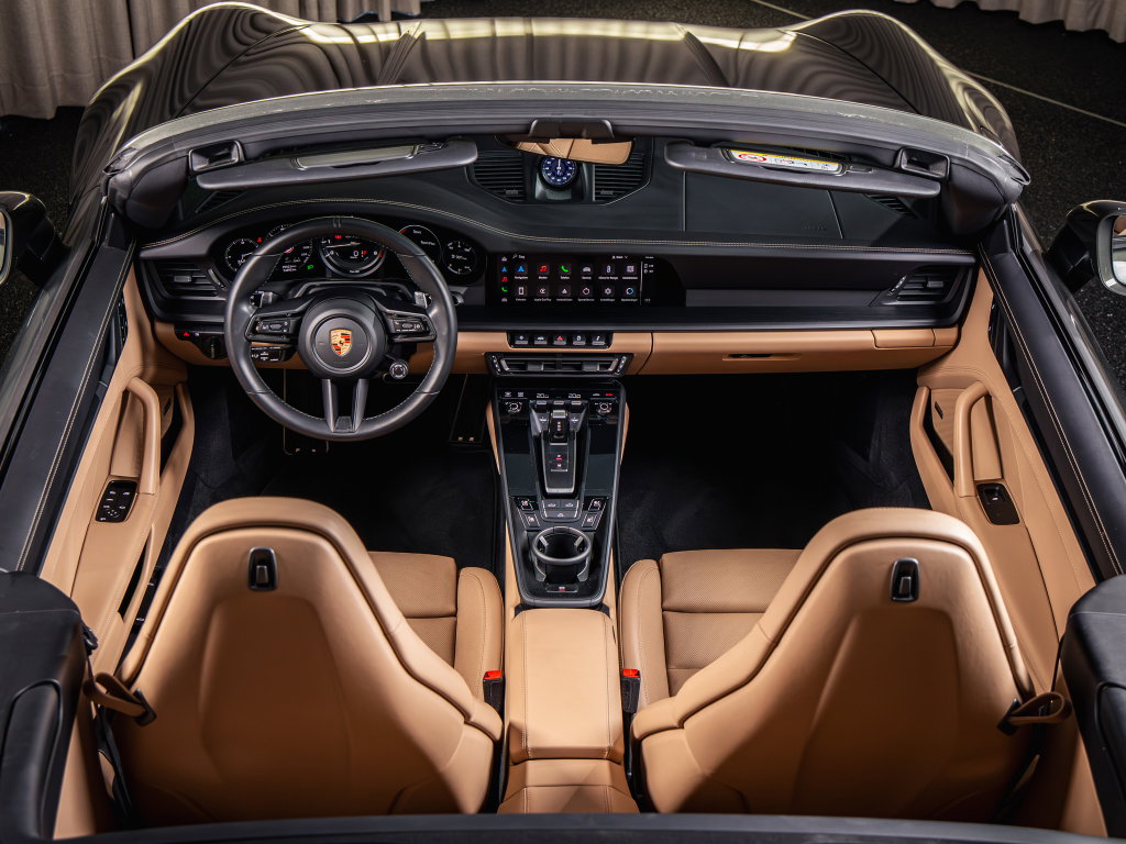 Porsche 992 Carrera 4 GTS
