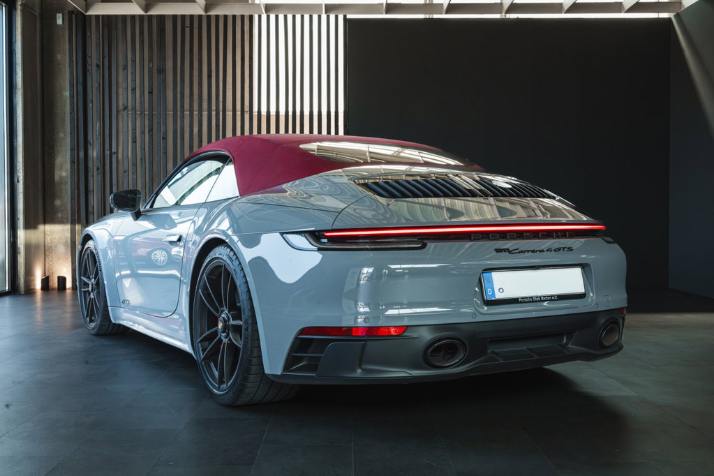 Porsche 992 Carrera 4 GTS