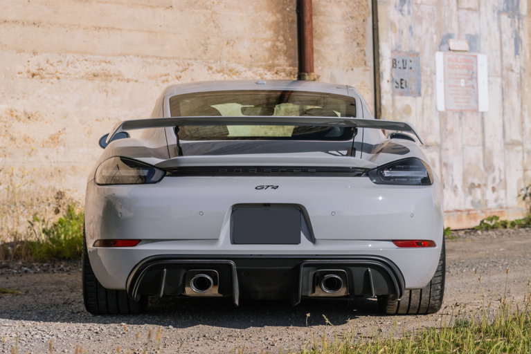 Porsche 718 Cayman GT4