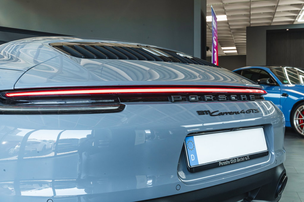 Porsche 992 Carrera 4 GTS