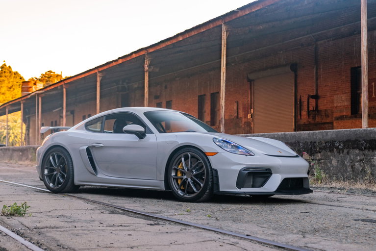 Porsche 718 Cayman GT4