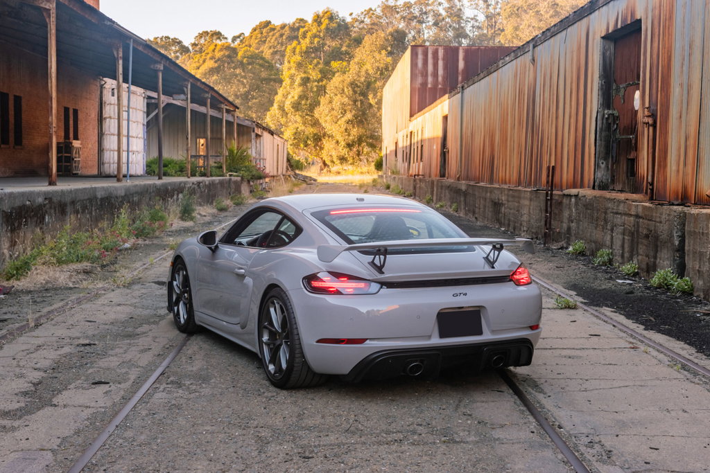 Porsche 718 Cayman GT4