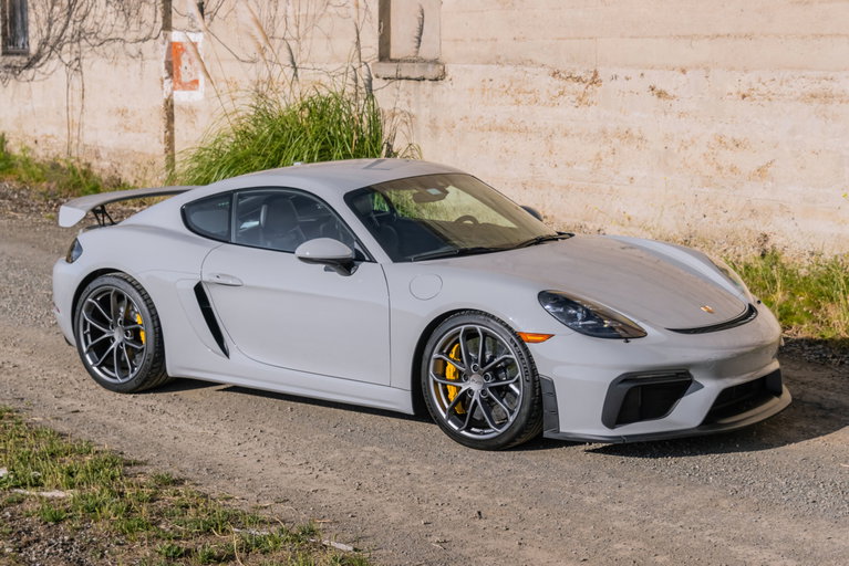 Porsche 718 Cayman GT4