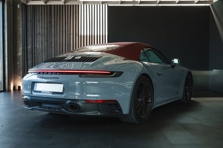 Porsche 992 Carrera 4 GTS