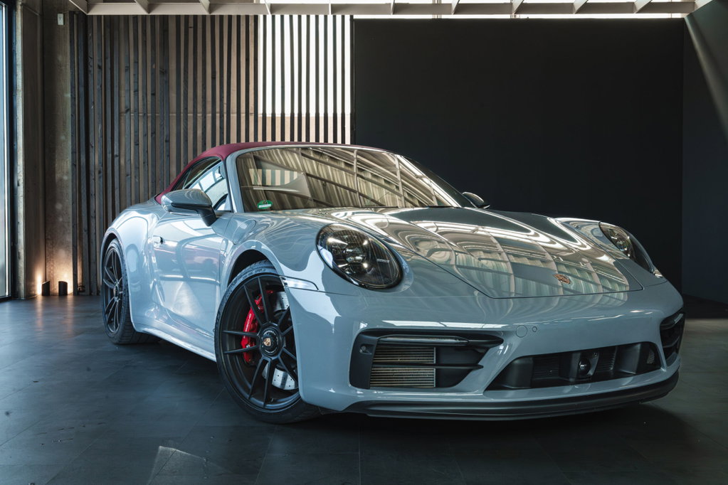 Porsche 992 Carrera 4 GTS