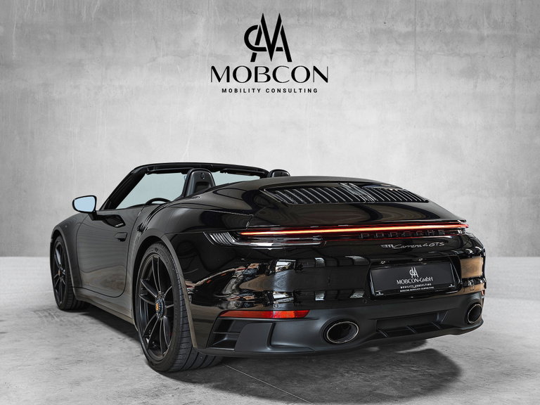 Porsche 992 Carrera 4 GTS