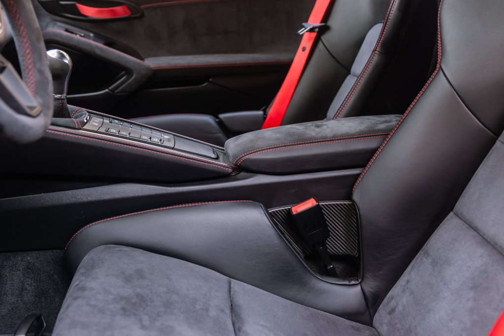 Porsche 718 Cayman GT4