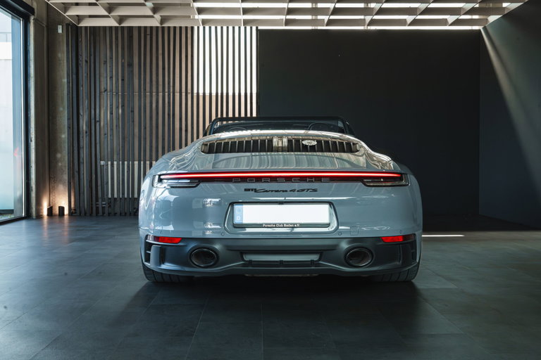Porsche 992 Carrera 4 GTS