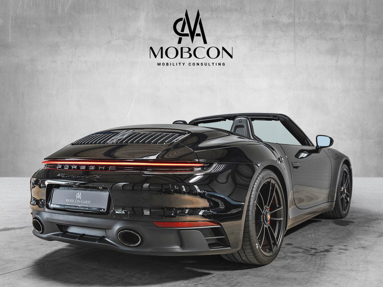 Porsche 992 Carrera 4 GTS
