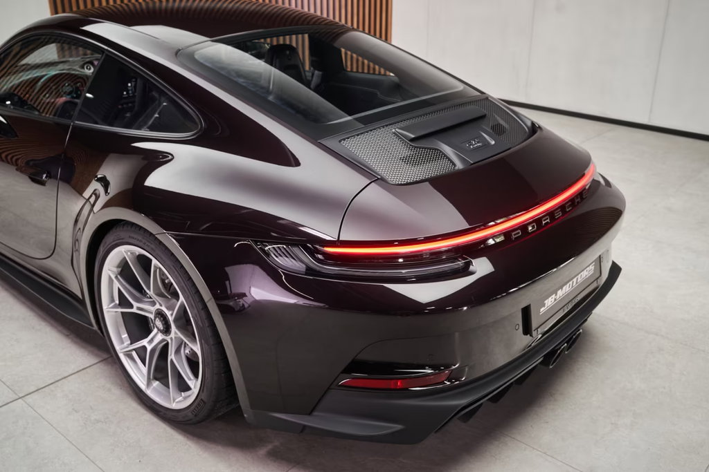 Porsche 992 GT3 Touring
