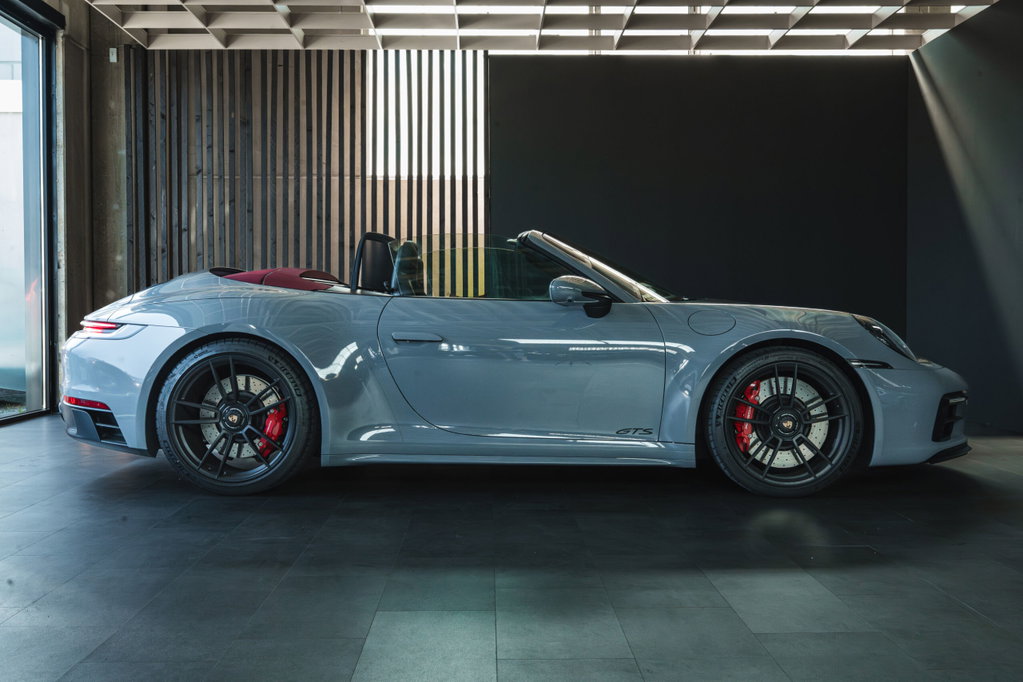 Porsche 992 Carrera 4 GTS