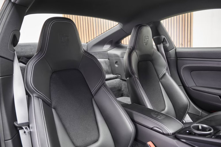 Porsche 992 GT3 Touring