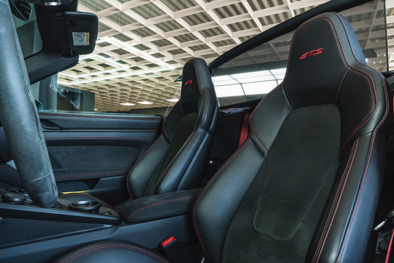 Porsche 992 Carrera 4 GTS
