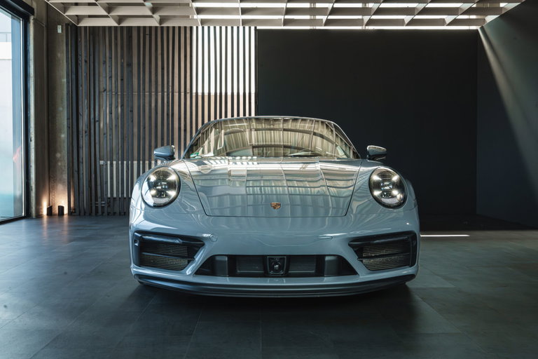 Porsche 992 Carrera 4 GTS